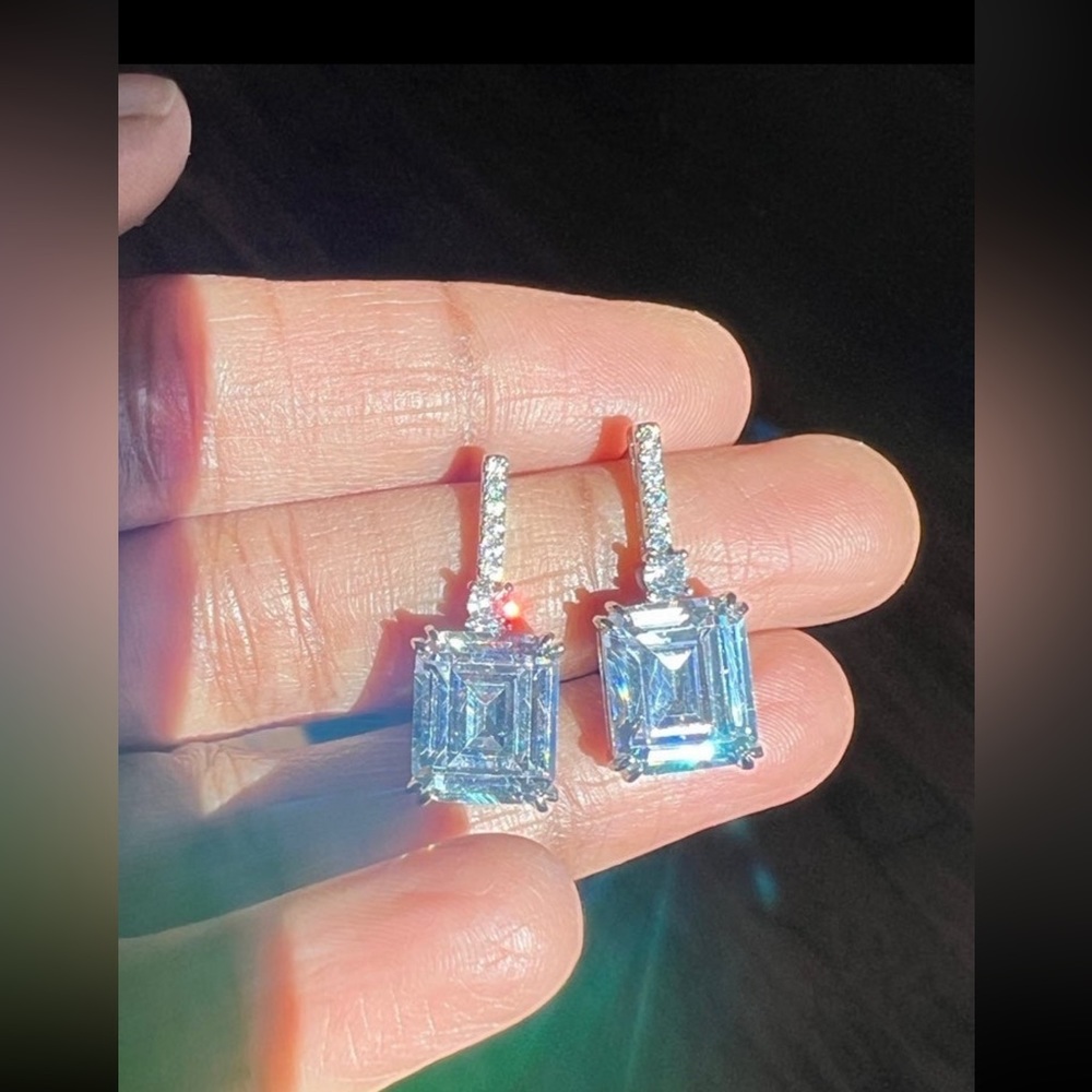 2CT diamond finish square cut swarovski elemengs earrings #549